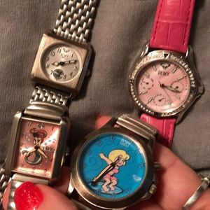 Lot of Roxy watches